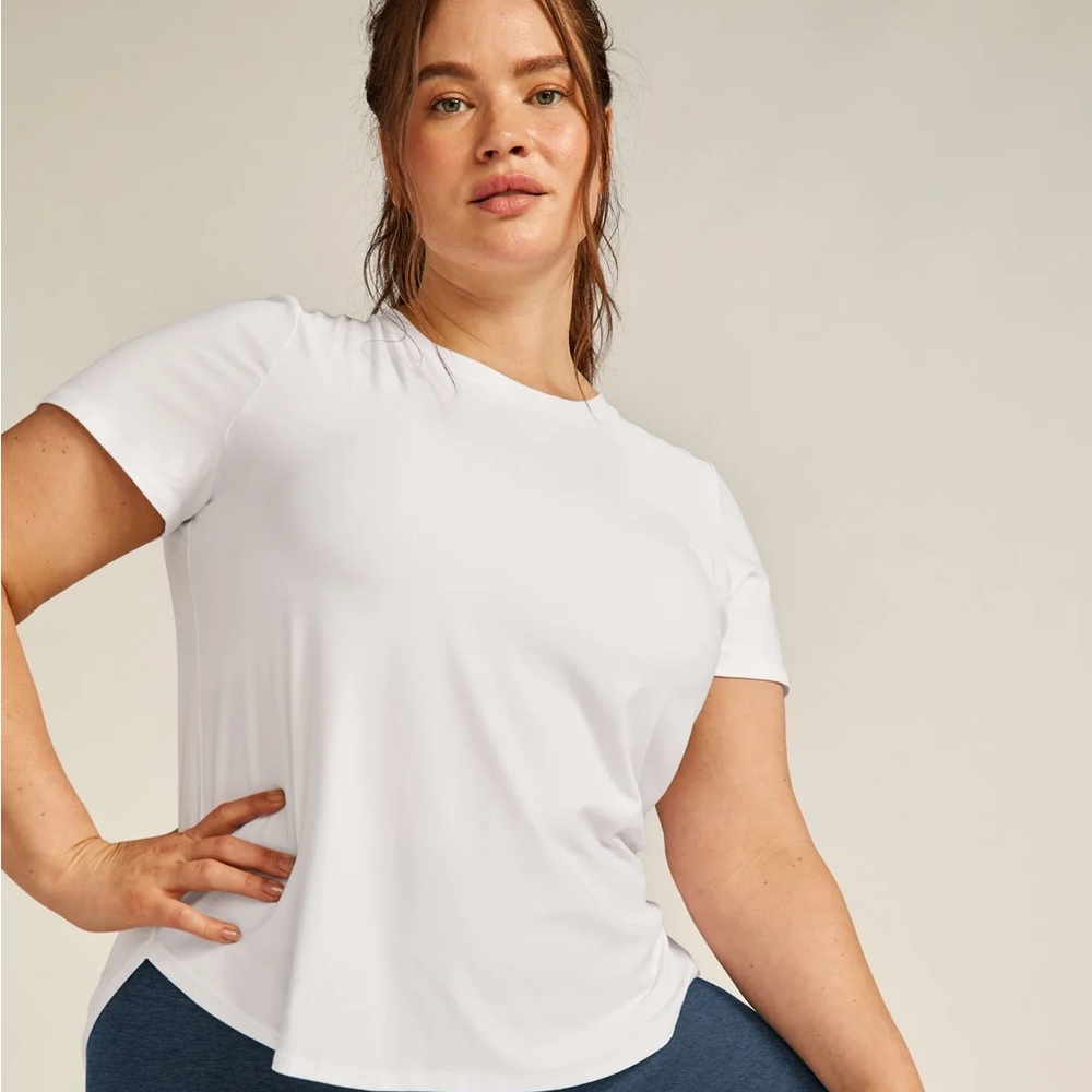 Beyond Yoga Featherweight On The Down Low Tee - White size 2XL